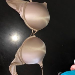 Victroria secret bra.